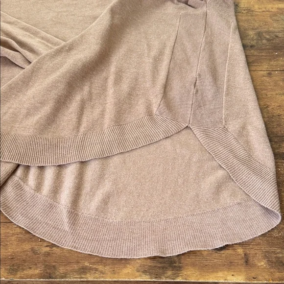 Cable & Gauge Light Brown Knit Top - Picture 4 of 7